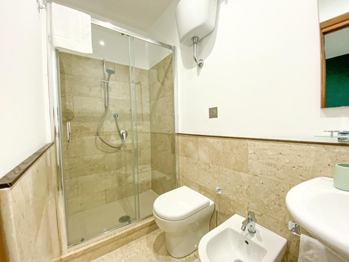 Domus Pisanelli Otel Napoli Dış mekan fotoğraf