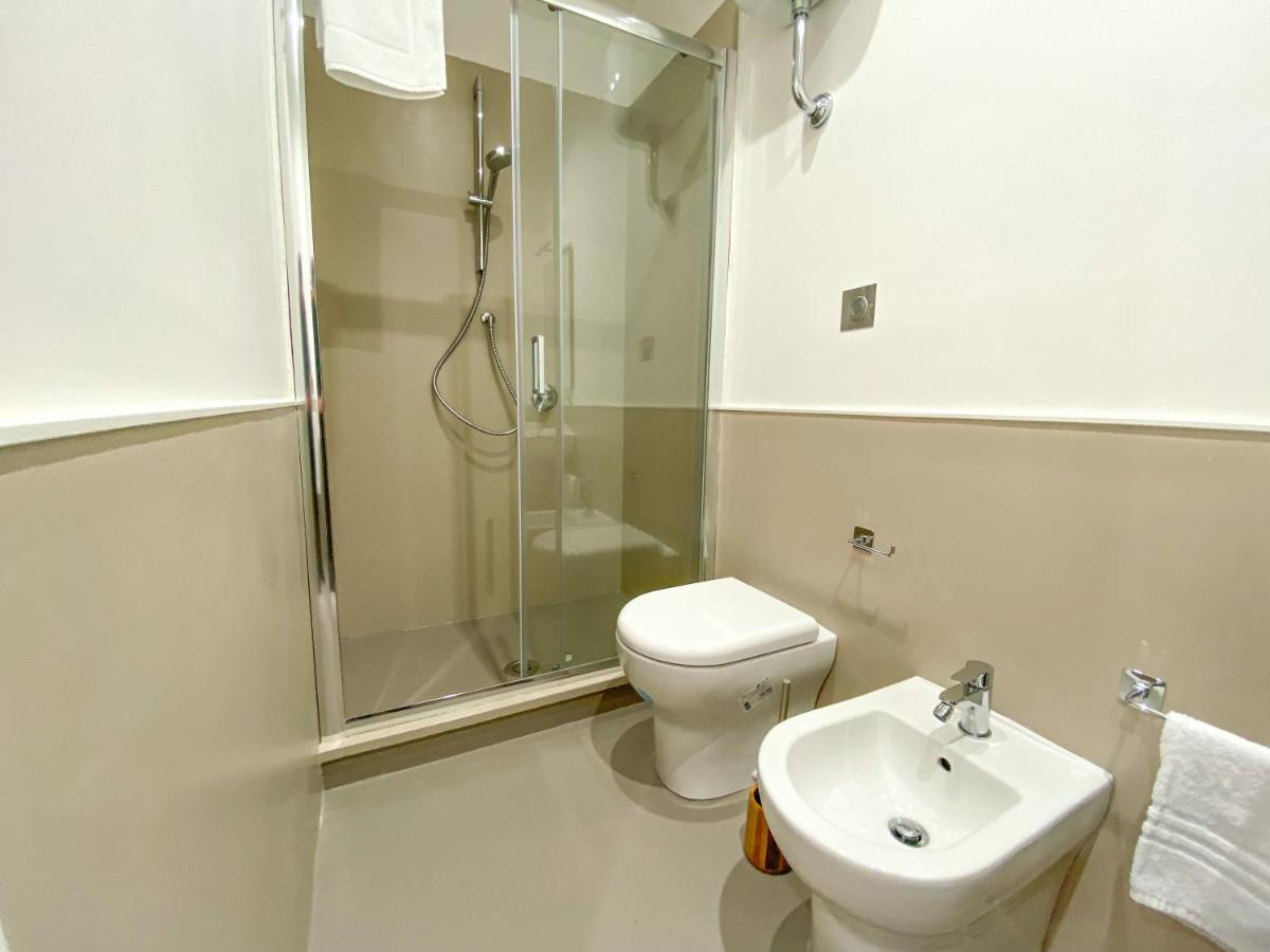 Domus Pisanelli Otel Napoli Dış mekan fotoğraf