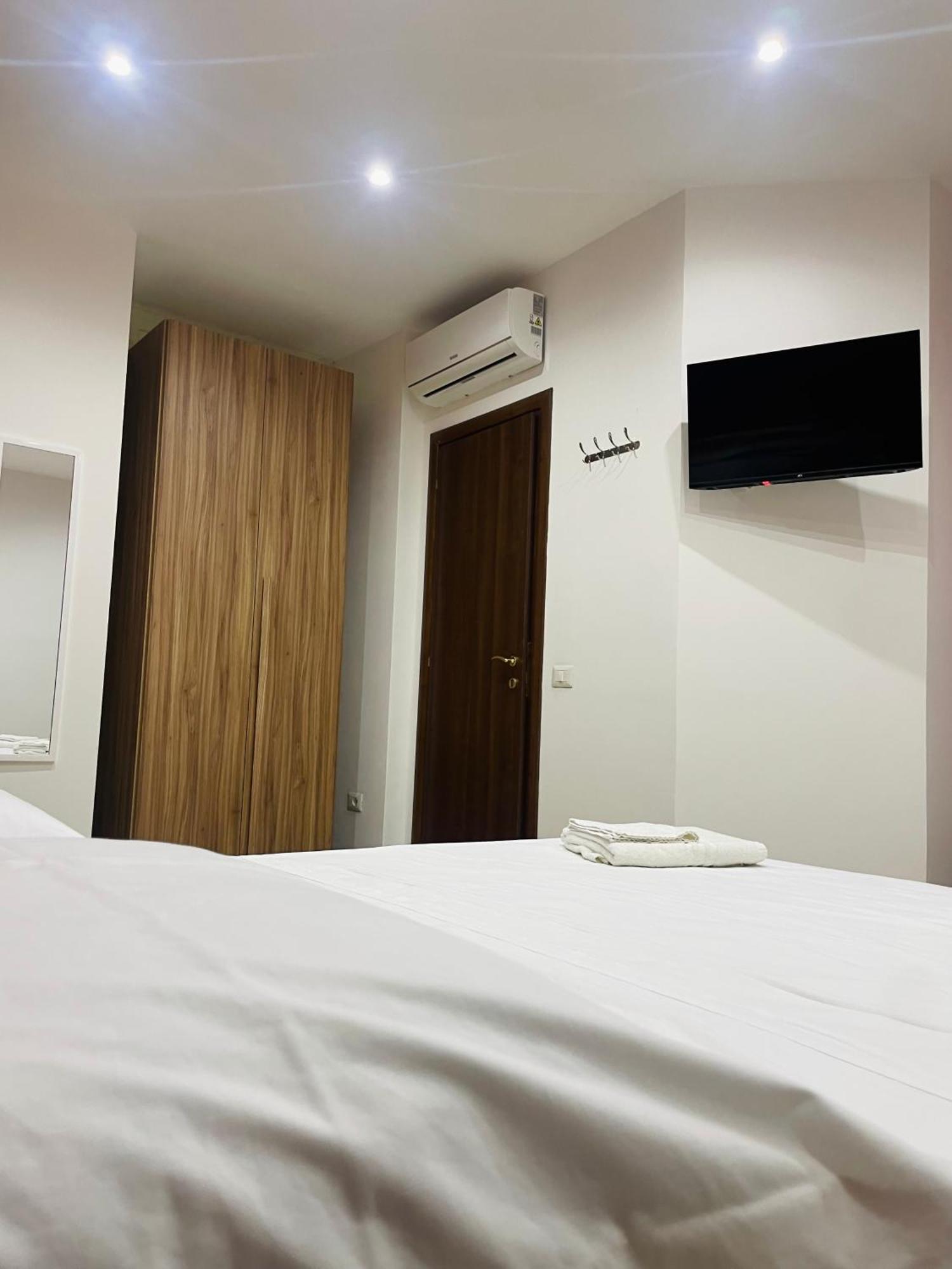 Domus Pisanelli Otel Napoli Dış mekan fotoğraf